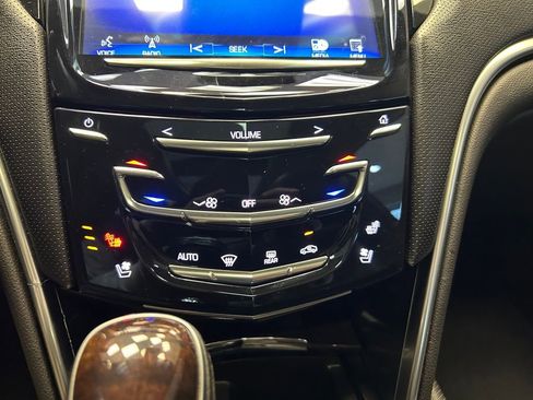 Used 2013 Cadillac XTS Premium image 14