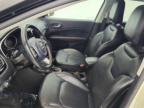 Used 2018 Jeep Compass Limited w/ Navigation Group AWD/4WD image 11