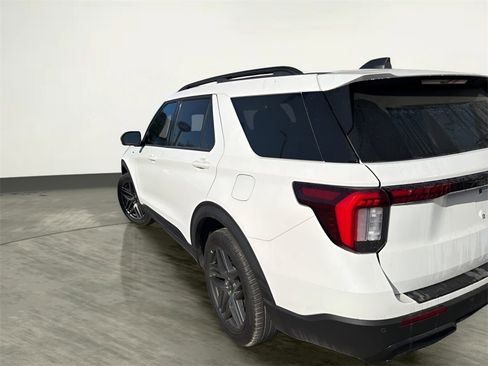 Certified 2025 Ford Explorer ST-Line w/ ST-Line Street Pack image 2