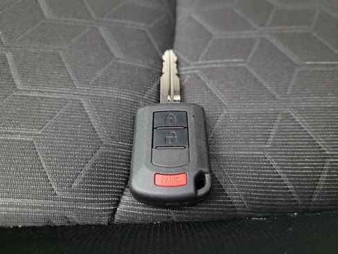 Used 2020 Mitsubishi Outlander Sport ES FWD image 32