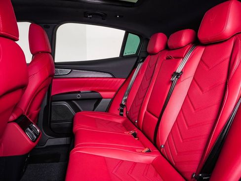 Used 2025 Maserati Grecale GT AWD/4WD image 17