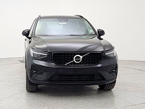 Used 2026 Volvo XC40 B5 Ultra image 2
