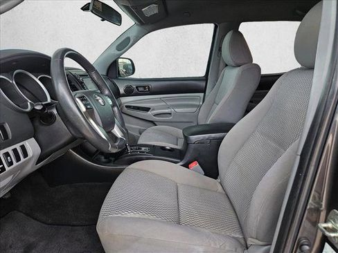 Used 2013 Toyota Tacoma PreRunner image 21