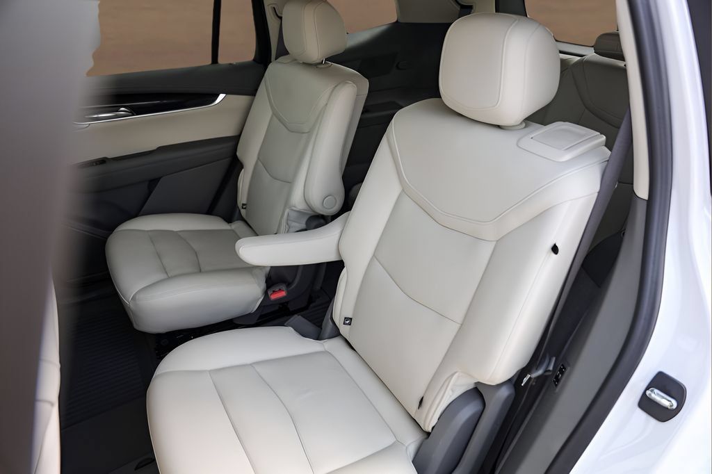 Used 2023 Cadillac XT6 Premium Luxury FWD image 27
