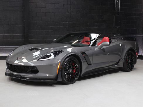 Used 2015 Chevrolet Corvette Z06 w/ Z07 Performance Package RWD image 5