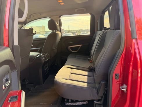 Used 2023 Nissan Titan SV w/ SV Convenience Package AWD/4WD image 7