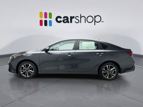 Used 2023 Kia Forte LXS w/ LXS Technology Package FWD image 2