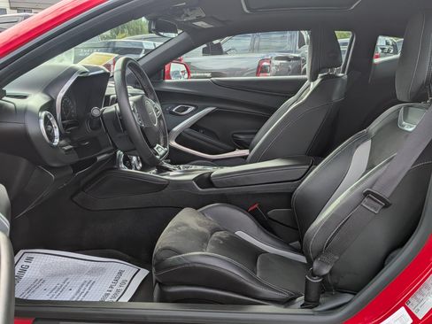 Used 2018 Chevrolet Camaro SS RWD image 5