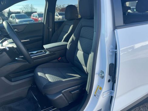 Used 2025 Chevrolet Equinox LT image 25