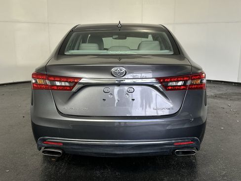 Used 2016 Toyota Avalon Limited image 10