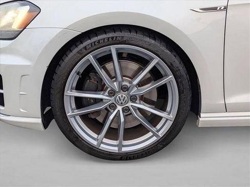 Used 2017 Volkswagen Golf R 4-Door image 9