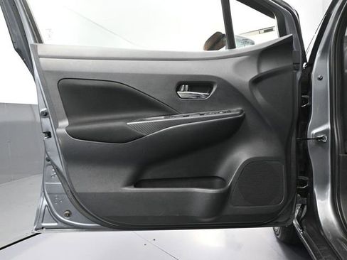 Used 2021 Nissan Versa SV image 16