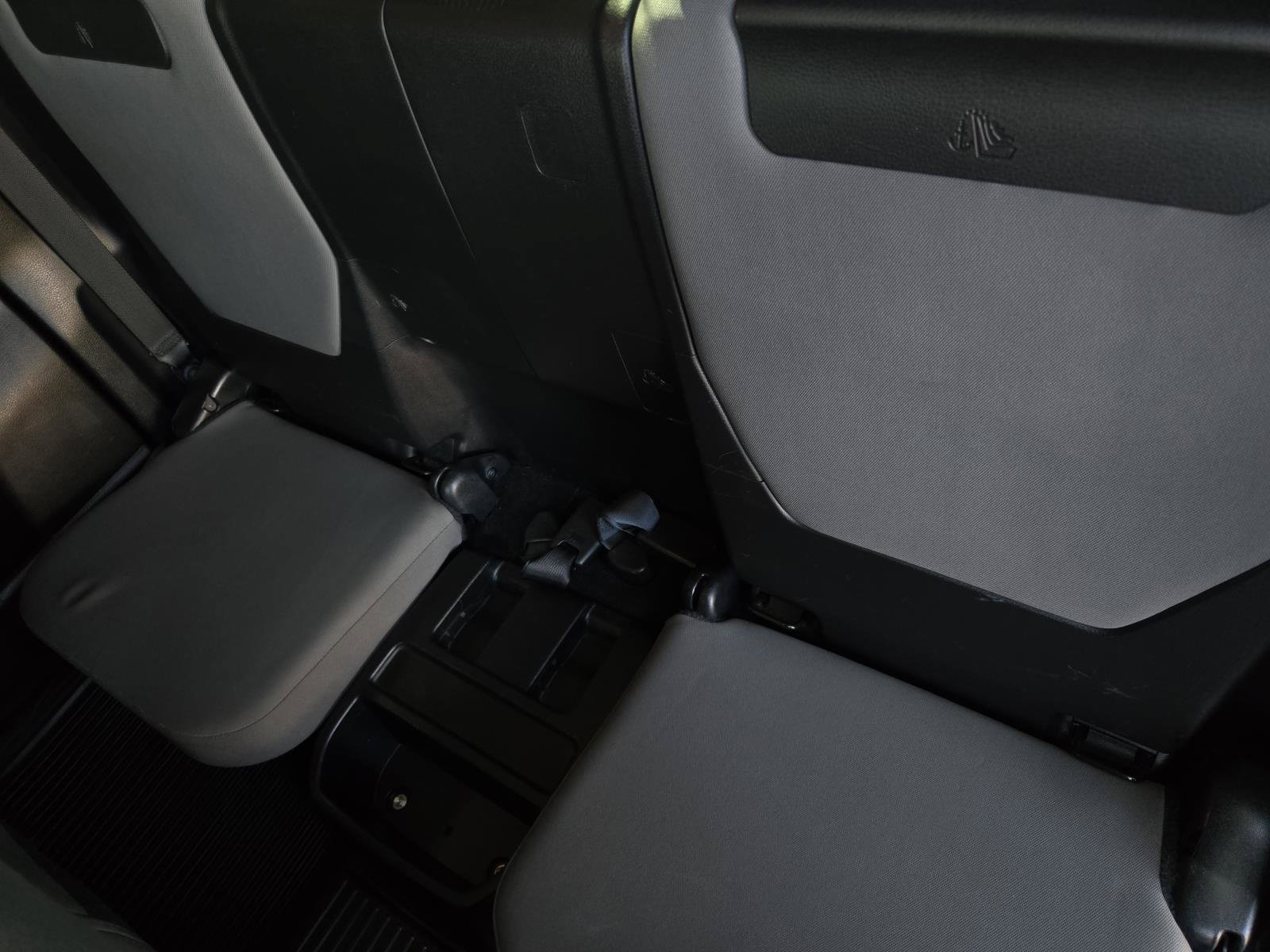 Used 2018 Toyota Tacoma SR RWD image 15