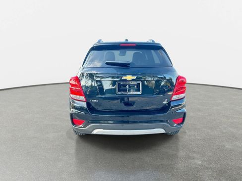 Used 2020 Chevrolet Trax LT w/ LT Convenience Package FWD image 7