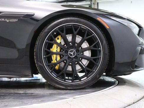 Used 2022 Mercedes-Benz SL 55 AMG 4MATIC image 16