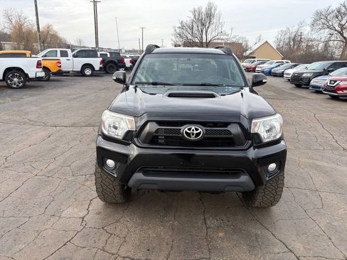 Used 2015 Toyota Tacoma 4x4 Double Cab w/ TRD Sport Package image 2