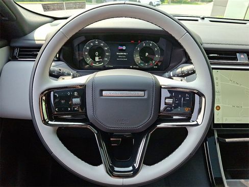 New 2026 Land Rover Range Rover Velar Dynamic SE image 17