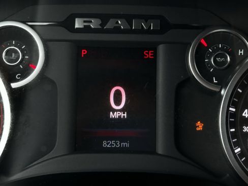 Used 2025 RAM 2500 Tradesman w/ Chrome Appearance Group AWD/4WD image 16