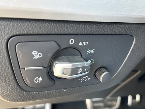 Used 2019 Audi SQ5 Premium Plus w/ Premium Plus Package AWD/4WD image 28
