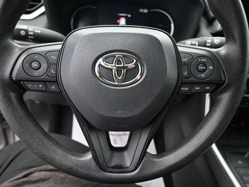 Used 2024 Toyota RAV4 XLE AWD/4WD image 16