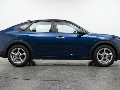 Used 2025 Kia K4 LXS FWD image 11