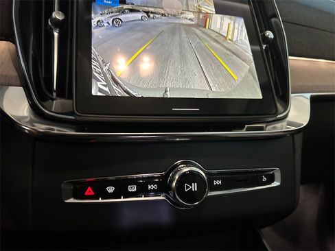 New 2026 Volvo XC90 B6 Ultra w/ Protection Package image 17