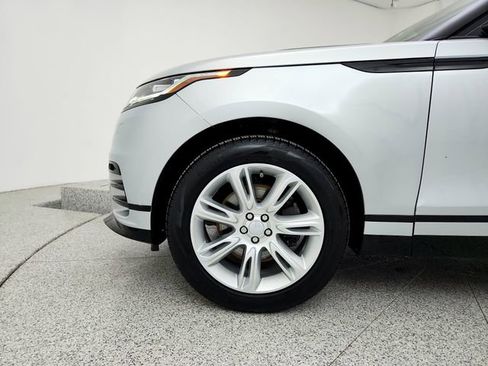 Certified 2022 Land Rover Range Rover Velar R-Dynamic S image 25