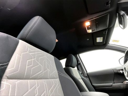 Used 2022 Toyota Tacoma TRD Sport image 17