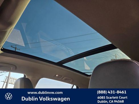 Certified 2023 Volkswagen Atlas SE w/ Panoramic Sunroof Package image 17