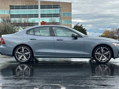 Used 2024 Volvo S60 B5 Plus image 3