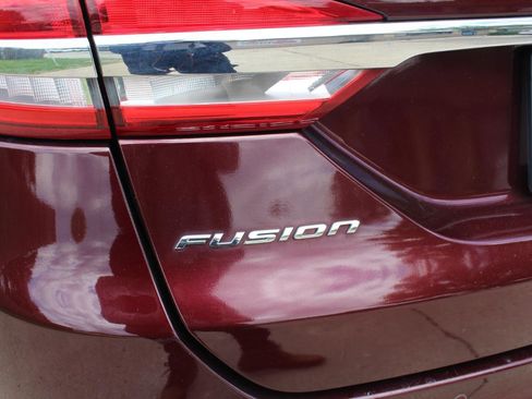 Used 2017 Ford Fusion SE w/ Equipment Group 201A AWD/4WD image 44