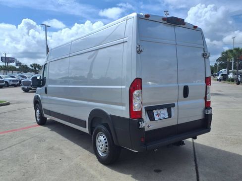 Used 2025 RAM ProMaster 2500 w/ Premium Convenience Group FWD image 8