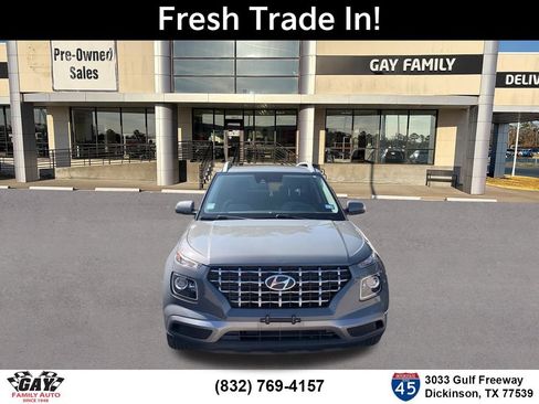Used 2020 Hyundai Venue SEL w/ Convenience + Premium Package FWD image 2