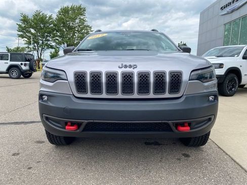 Used 2019 Jeep Cherokee Trailhawk w/ Cold Weather Group AWD/4WD image 2