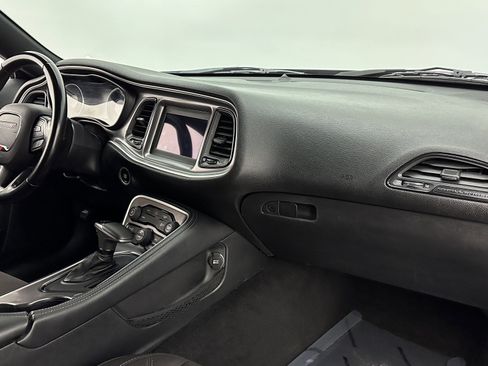 Used 2021 Dodge Challenger SXT image 25