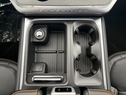 New 2026 Ford Expedition Tremor image 32