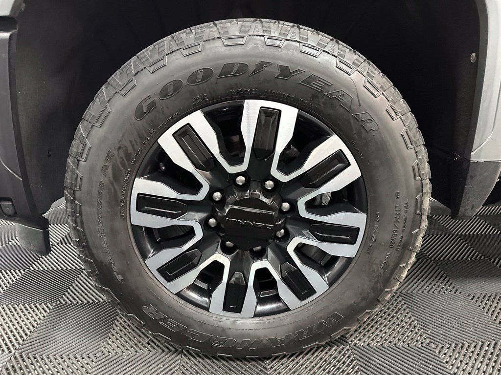 Used 2025 GMC Sierra 3500 Denali Ultimate AWD/4WD image 35