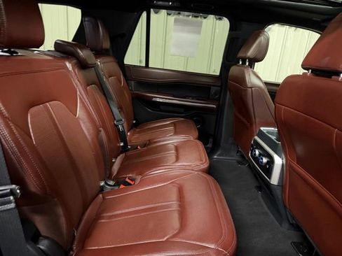 Used 2024 Ford Expedition Limited image 27