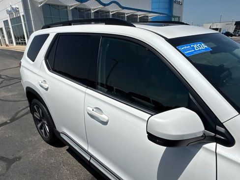 Certified 2024 Honda Pilot Touring image 14