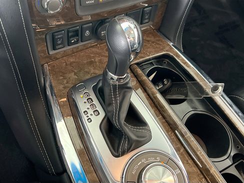 Used 2017 INFINITI QX80 4WD w/ Driver Assistance Package image 17