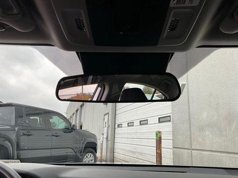 Used 2025 Toyota Camry LE image 17