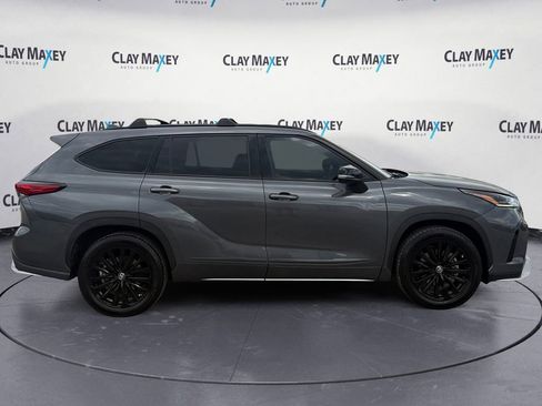 Used 2023 Toyota Highlander XSE image 6