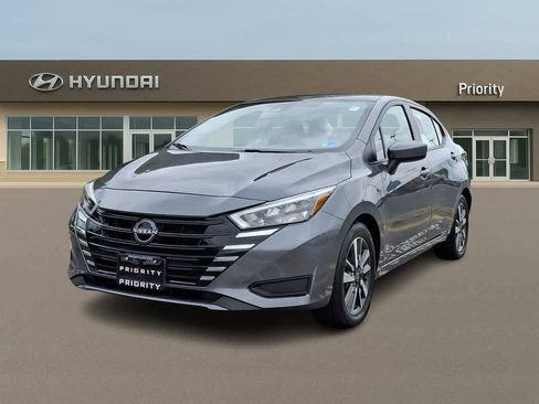 Used 2025 Nissan Versa SV FWD image 1