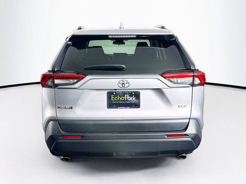 Used 2025 Toyota RAV4 XLE FWD image 7
