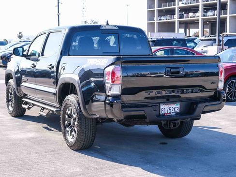 Certified 2022 Toyota Tacoma TRD Off-Road w/ TRD Premium Off Road Package AWD/4WD image 6