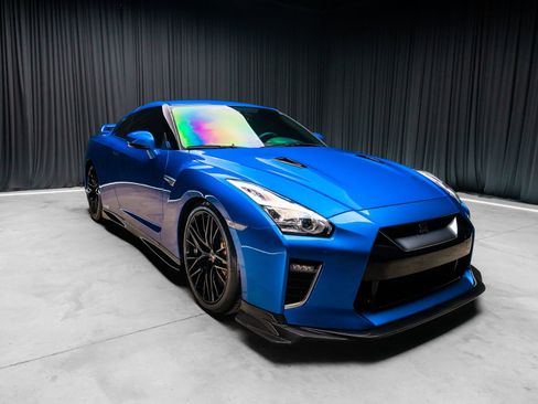 Used 2020 Nissan GT-R Premium AWD/4WD image 8