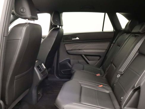 Used 2023 Volkswagen Atlas Cross Sport SE image 16