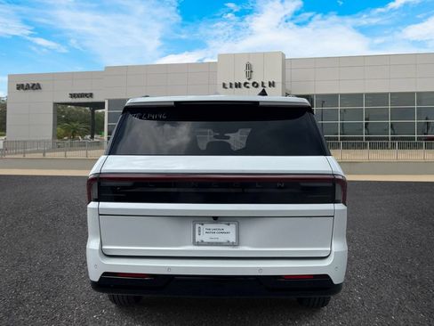 New 2026 Lincoln Navigator Reserve w/ Jet Appearance Package AWD/4WD image 4