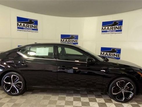 Used 2024 Nissan Altima 2.5 SR image 3