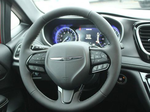 New 2026 Chrysler Pacifica Select w/ S Appearance Package image 6